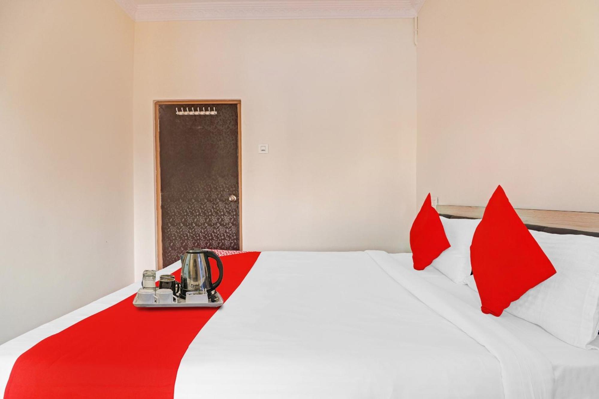 Hotel O Gs International Near Anu Wine Shop Shamshabad Bagian luar foto