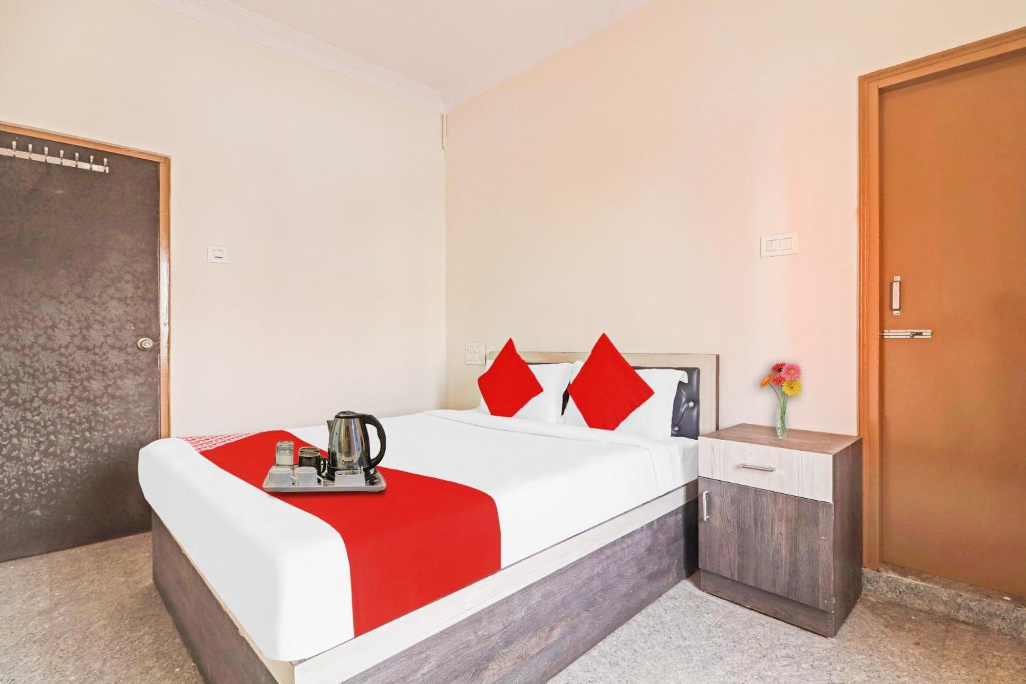 Hotel O Gs International Near Anu Wine Shop Shamshabad Bagian luar foto